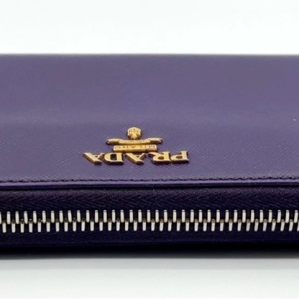 Auth PRADA Saffiano Leather Purple
Round Zipper Long Wallet W/C - Picture 2 of 16